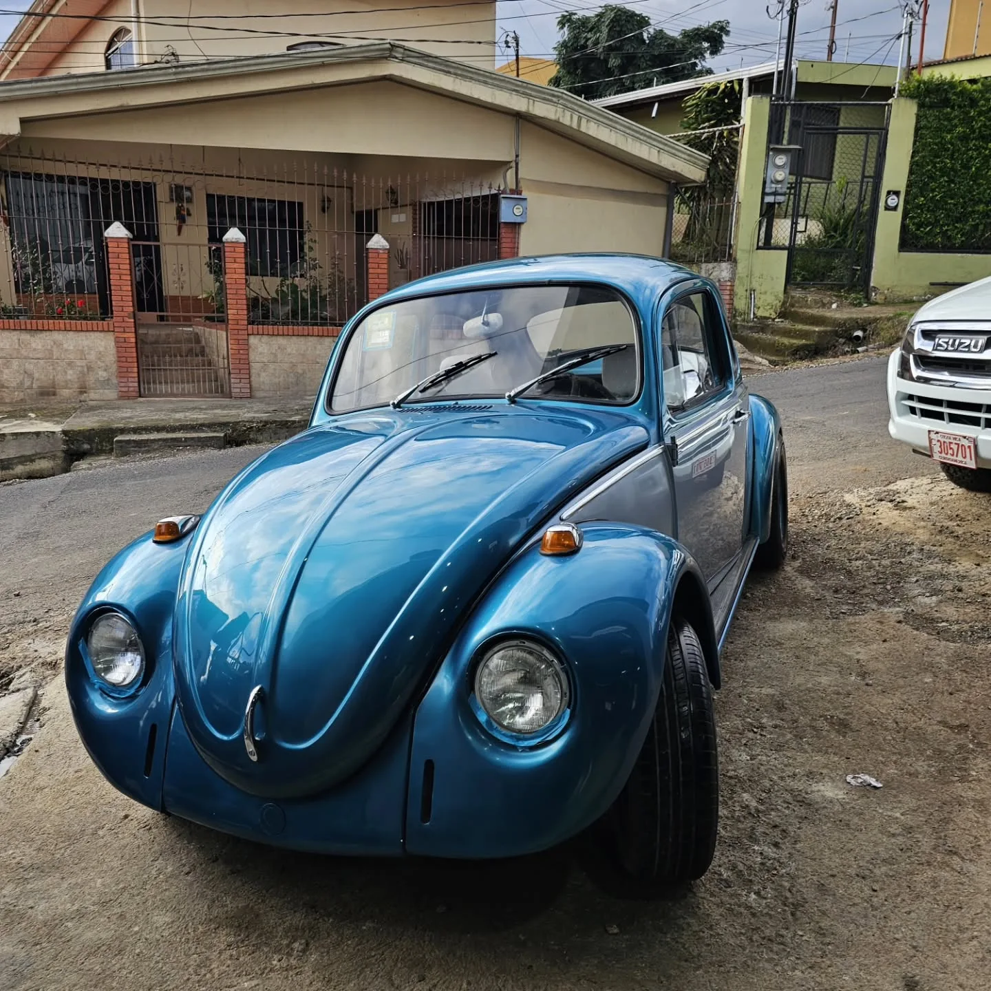 Vocho reparado y pintado